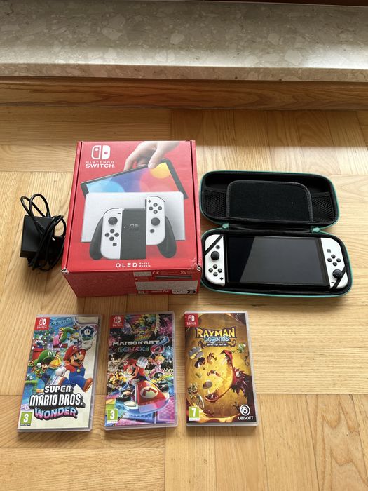 Nintendo Switch Oled + 3 gry