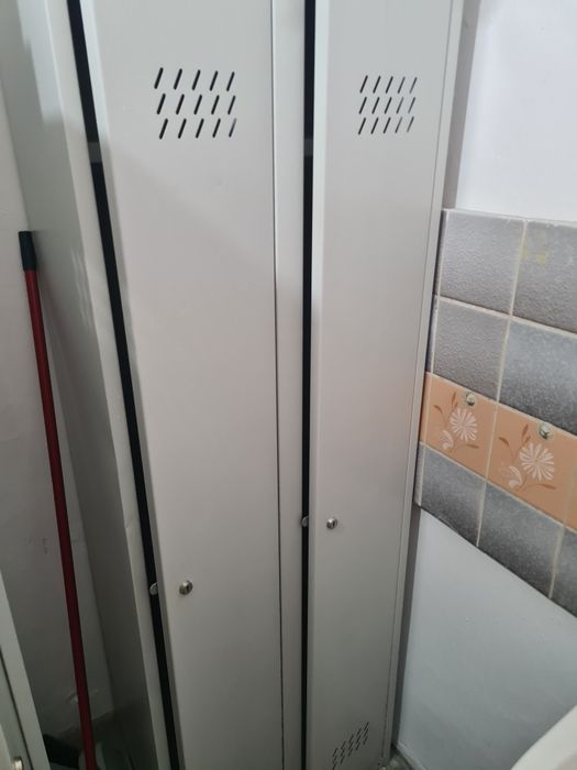 Szafa pracownicza BHP dwudrzwiowa,metalowa, na ubrania, narzędzia