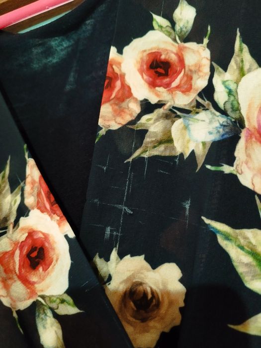 Sukienka asymetryczna w kwiaty