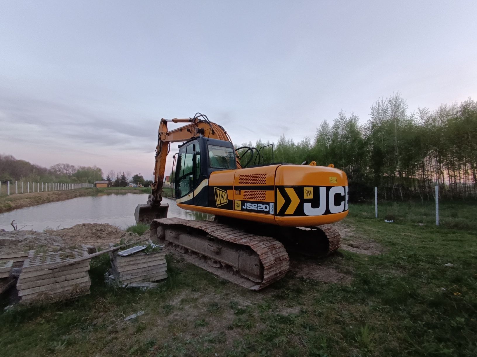 Koparka gąsienicowa JCB JS220 Minikoparka koparka