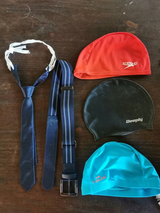 Roupa, acessorios e calções de banho diversas marcas para menino