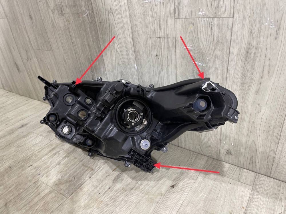 Фара передняя правая Toyota Yaris 4 [ 2020 2021 2022 2023 г.]