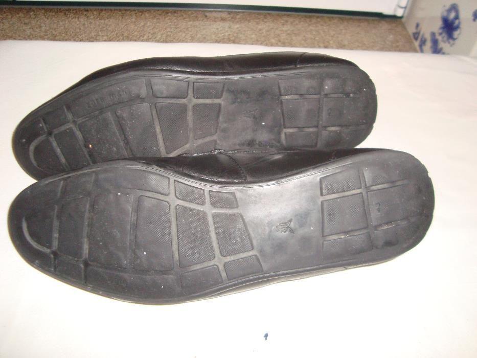 Sapatos Homem ZARA em Pele Preto Clássicos n 43