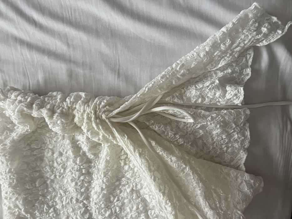 Top branco de renda
