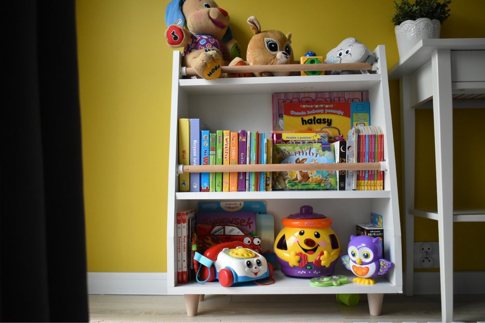Biblioteczka, szafka na książeczki dzieciece