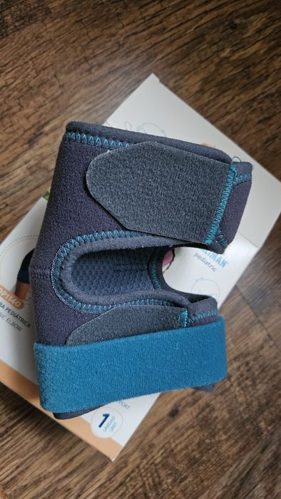 Po ściągnięciu gipsu. Pediatryczny stabilizator stawu łokciowego. Rozm