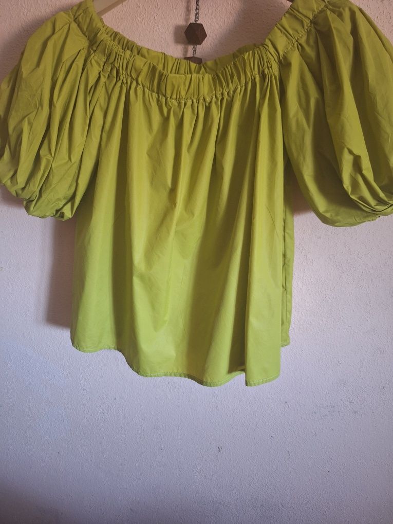 Blusa verde tecido tipo gabardina