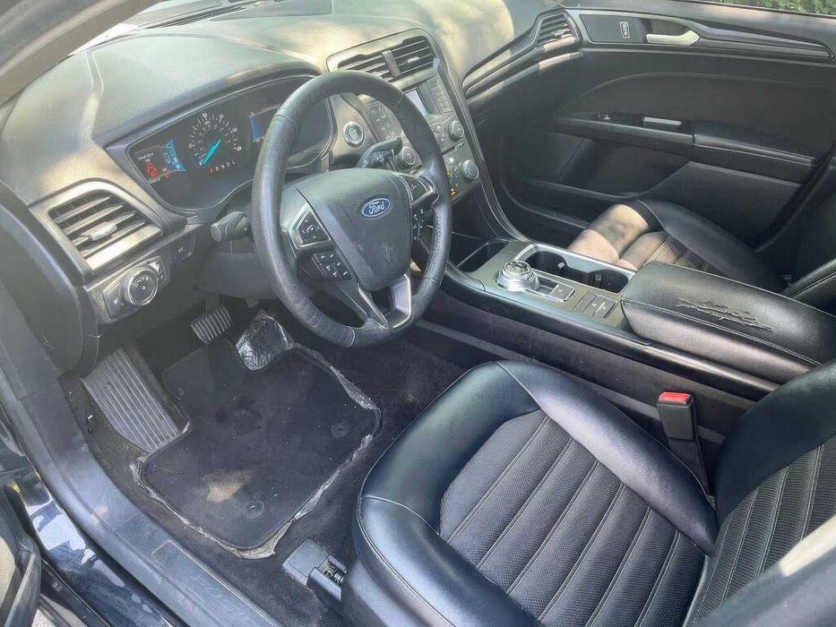 Ford Fusion Hybrid SE      2018