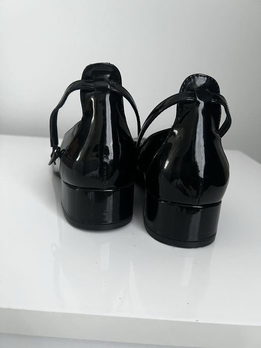 Туфлі жіночі       .