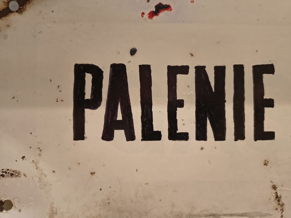 Stara tablica z Prl Palenie Zabronione