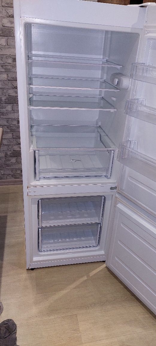Części do lodówki INDESIT LR6 S1 W