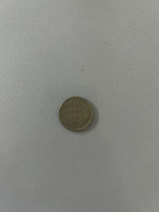 Moedas de 5 e 10 Escudos