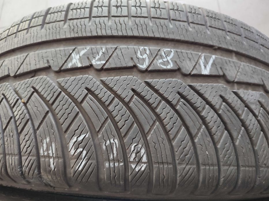 opony 235/45-18 PA 4  98V XL Michelin Pilot Alpin 4