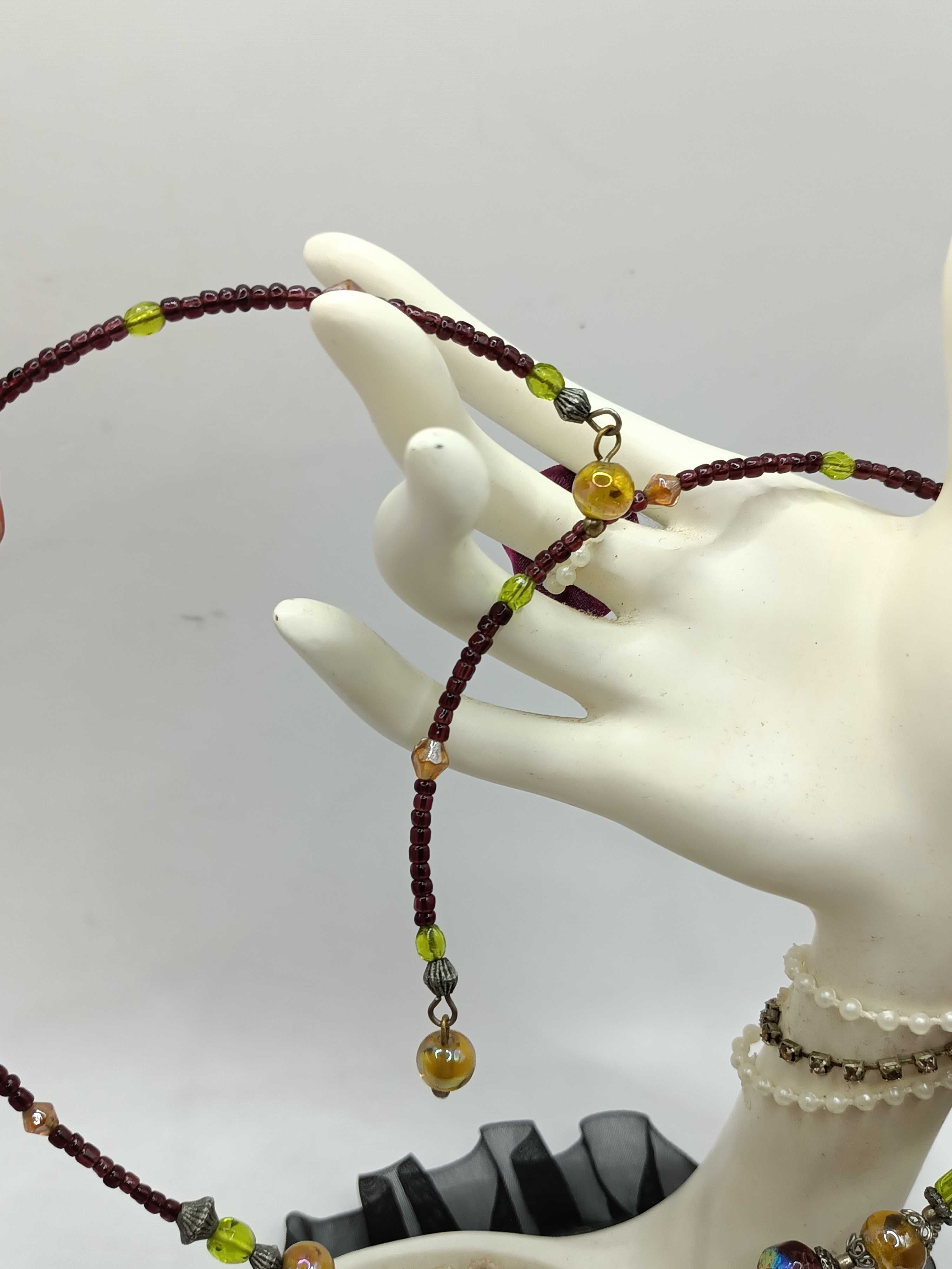Biżuteria naszyjnik na druciku kolorowy z zawieszką