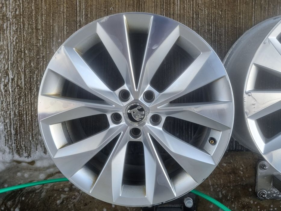 Oryginalne Alufelgi Skoda Superb Kodiaq Octavia 8 x 18 cala VW Audi