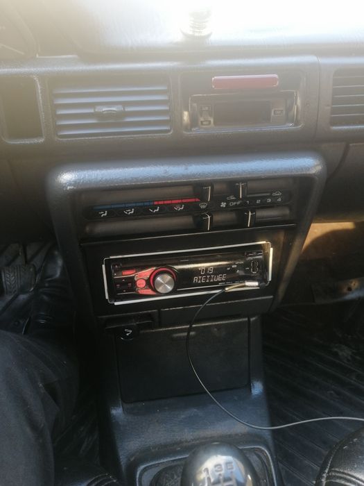 Продам мазду 323 bg 1,6