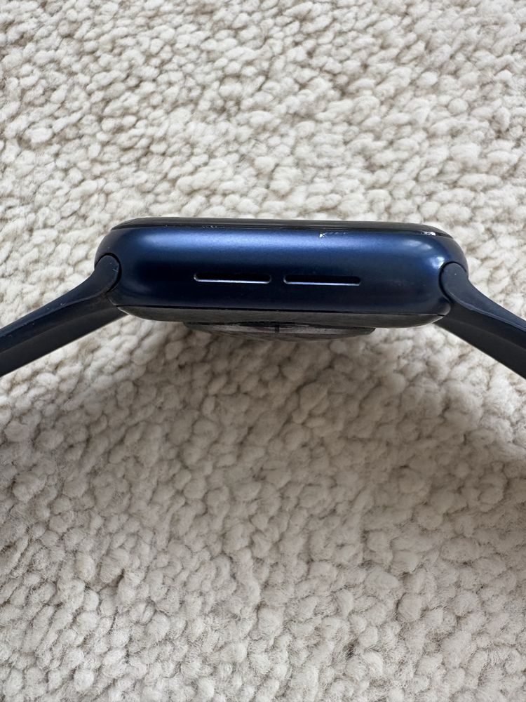 Часы APPLE WATCH series 6 40 мм