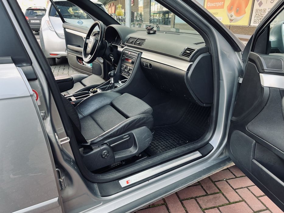 Свіжопригнана Audi A4B7 S-line 2004 рік