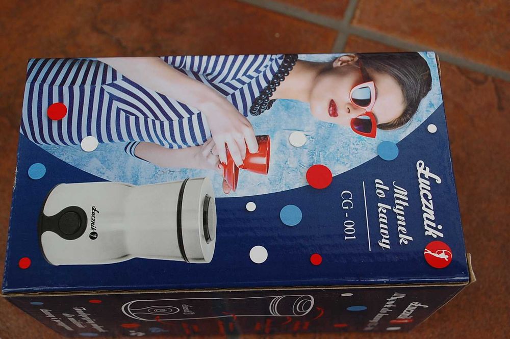 Nowy Młynek do kawy ziół Łucznik  CG-001
