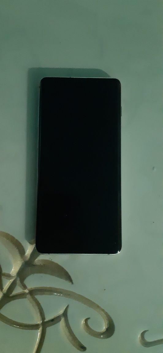 Продам срочно S10 plus