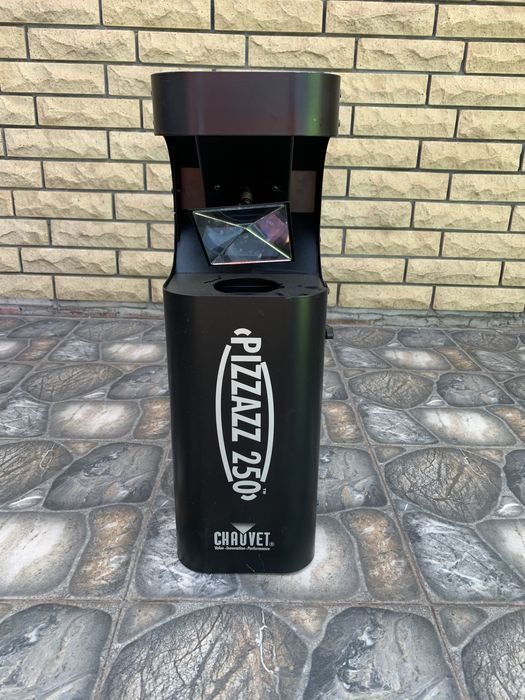 Світловий прилад Chauvet Pizzazz 250