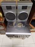 Aparelhagem com giradiscos.