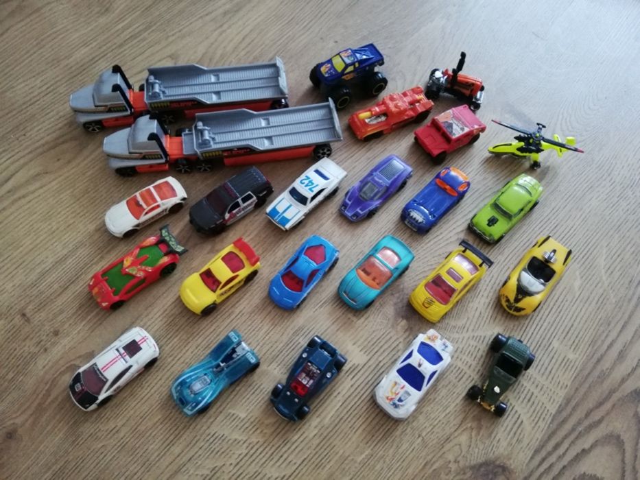 Zestaw samochody Hot Wheels 24 samochodziki zabawki dla chłopca