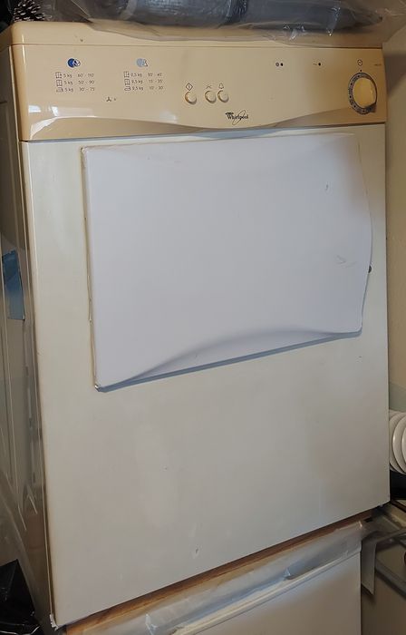 Máquina de lavar e máquina de secar roupa