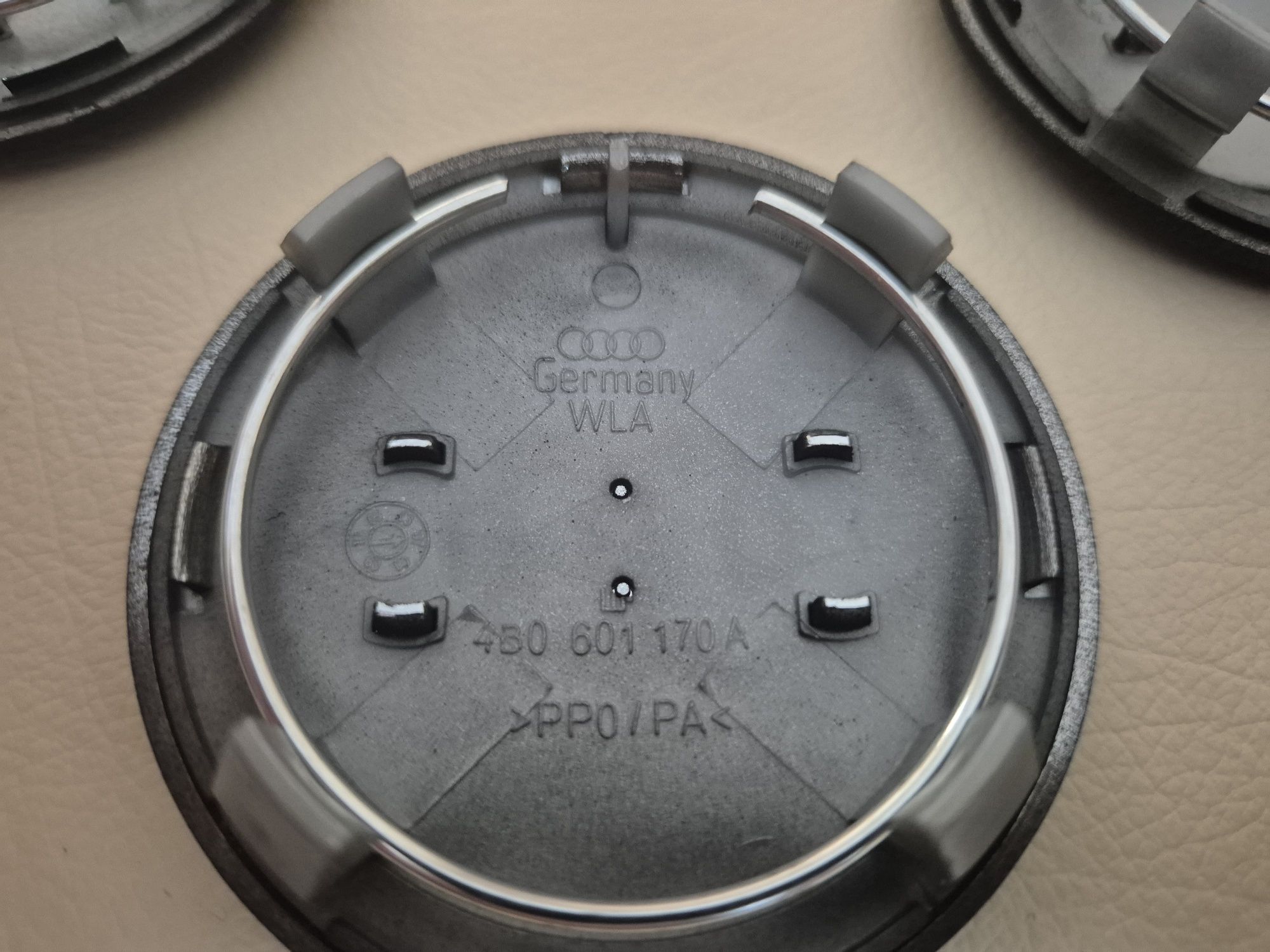 dekielki kołpaki w alu felgi do audi czaeny mat średnica 70/57mm