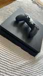 Ps 4 + 2 pady używane