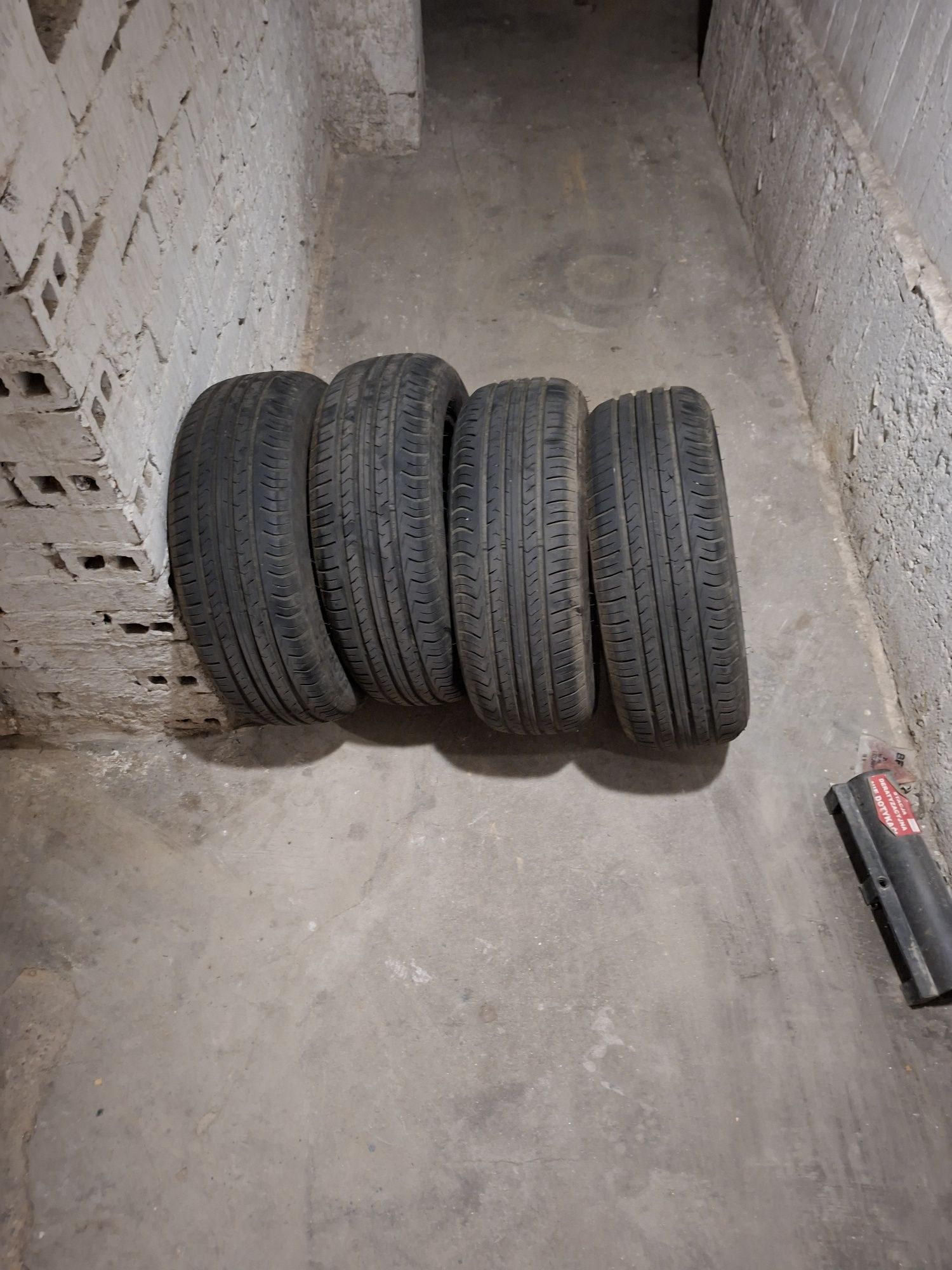 Opony letnie i zimowe 185/60 R14
