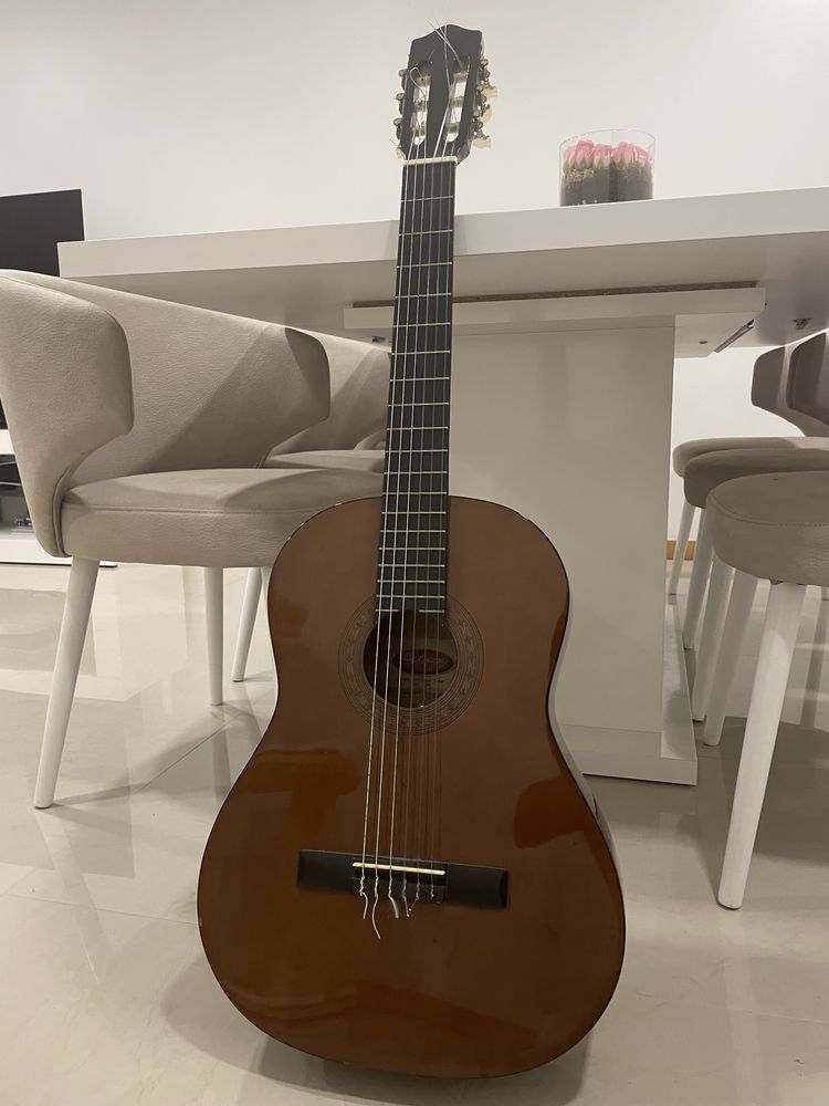 Guitarra com pouco uso