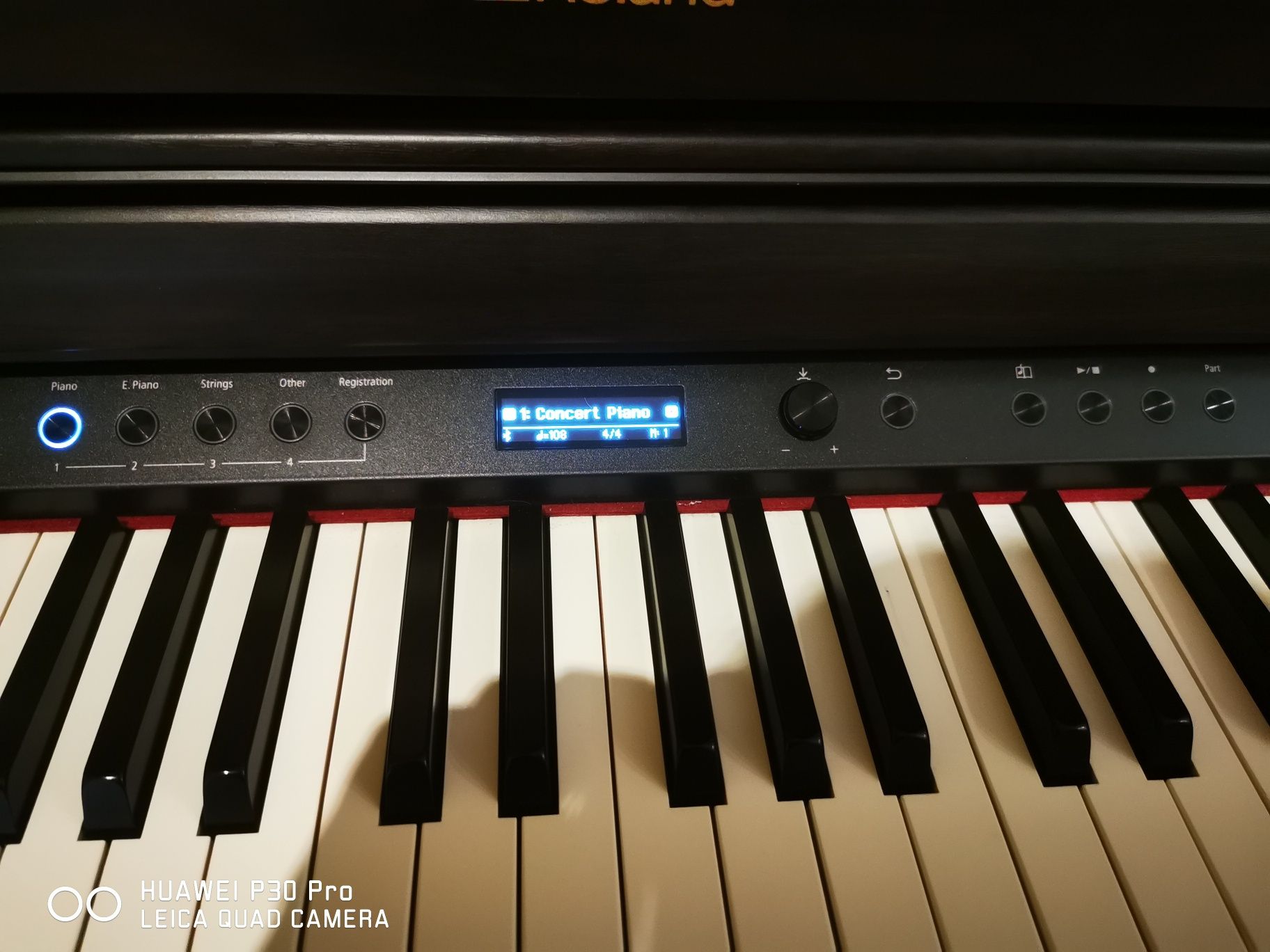 Piano Digital Roland HP 704 DR (dark rosewood)
