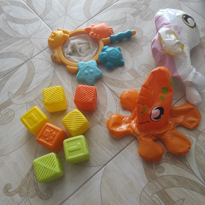 Іграшки для купання