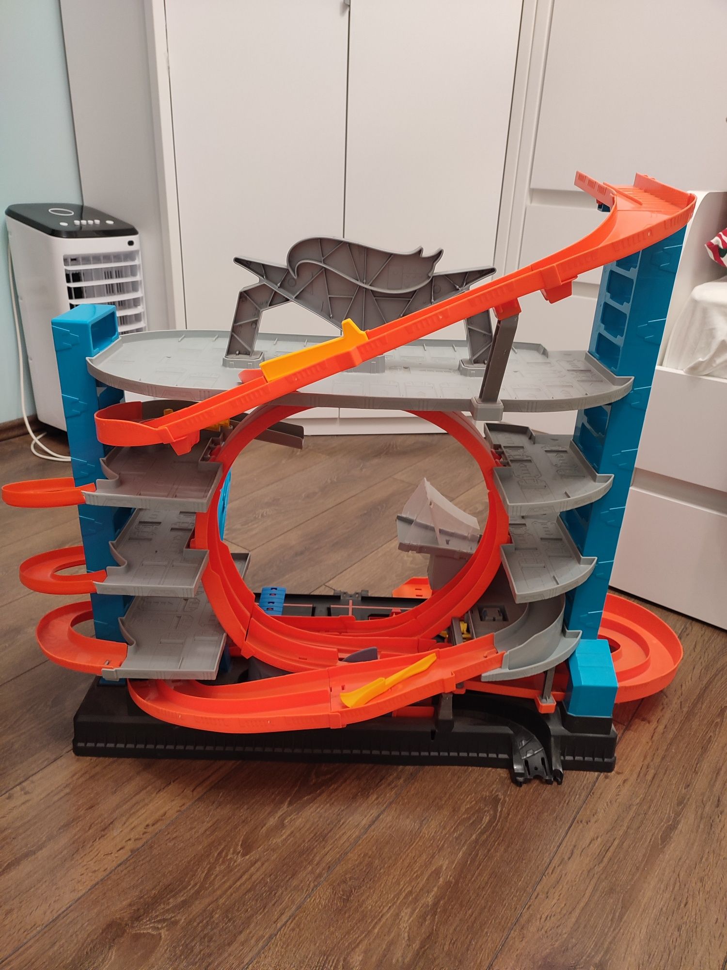 Garaż Hot Wheels Ultimate z windą