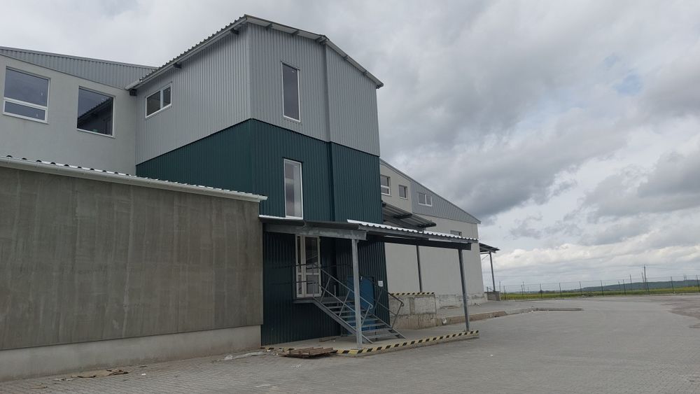 Оренда просторого приміщення з новим ремонтом