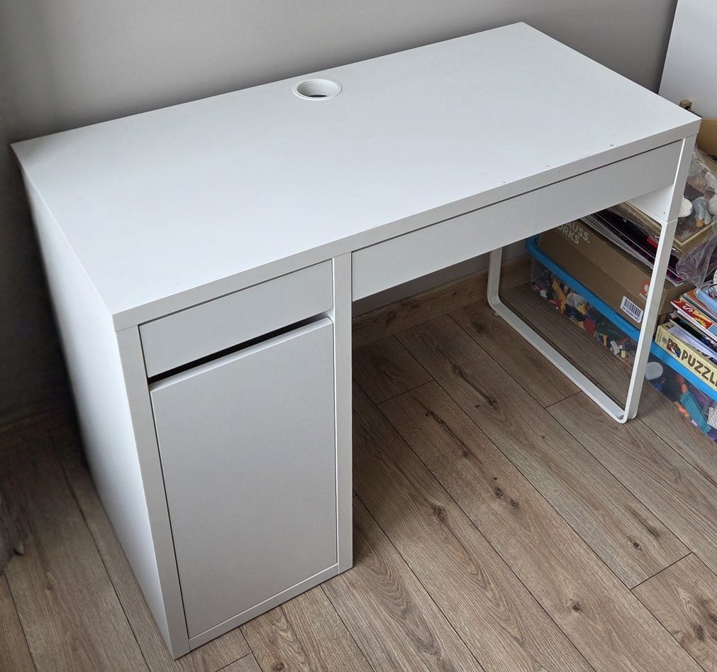 Funkcjonalne biurko IKEA MICKE - Stan dobry