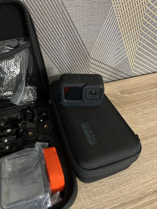 GoPro Hero 9 з набором кріплень.