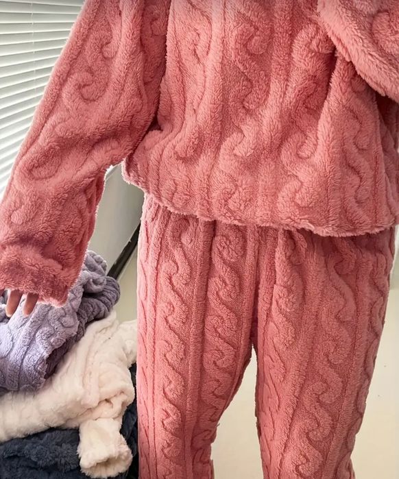 Жіночій флісовий піжамний комплект. Три моделі.