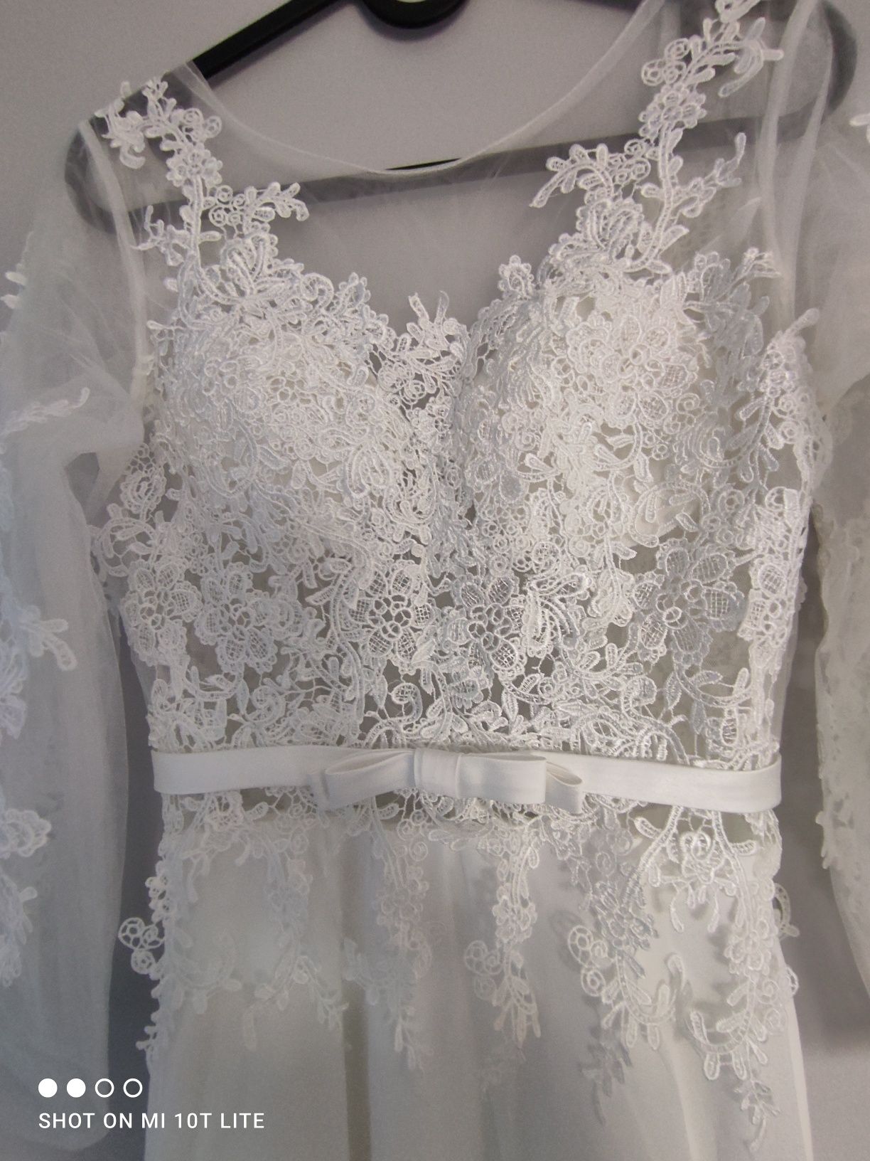 Biała Suknia ślubna