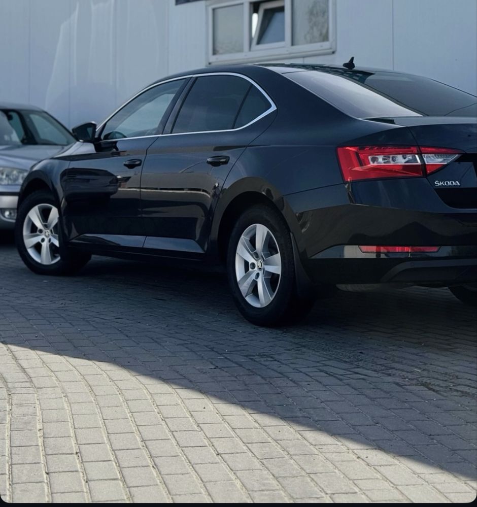 Skoda Superb 2019 (1.8 TSI) Ambition