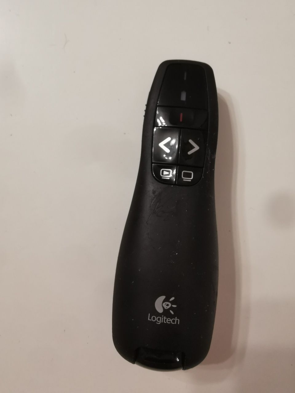 prezenter Logitech R400. Wskaźnik laserowy usb