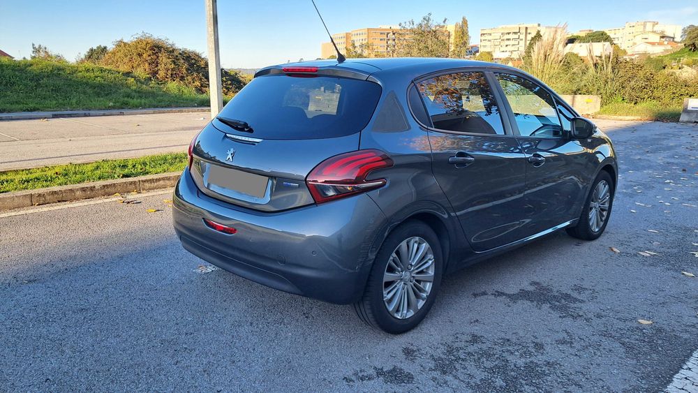 Peugeot 208 1.2 PureTech  STYLE