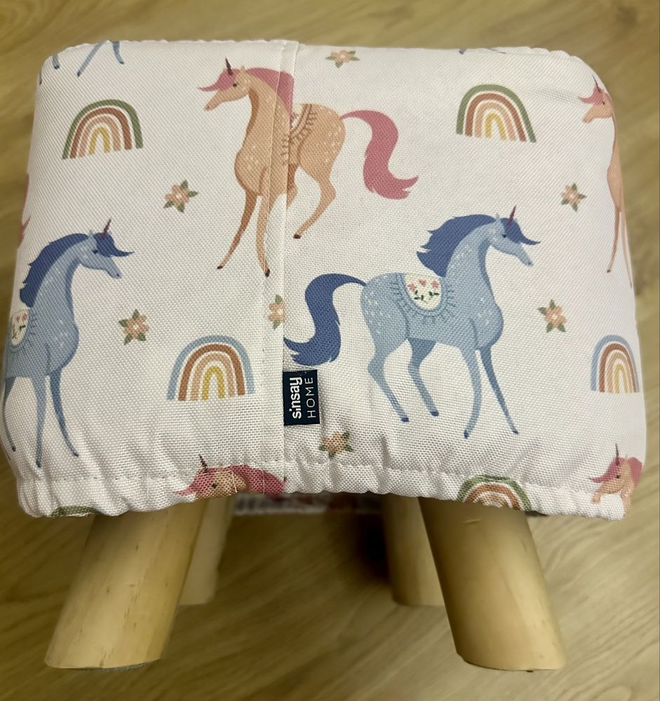 Pufa puf do pokoju dziewczynki w jednorożce Sinsay Home :)