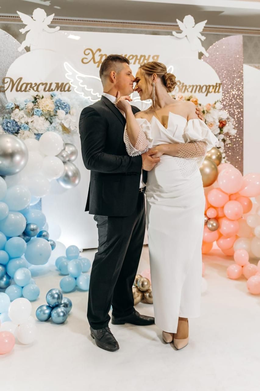 Продам весільну, випускну, святкову сукню