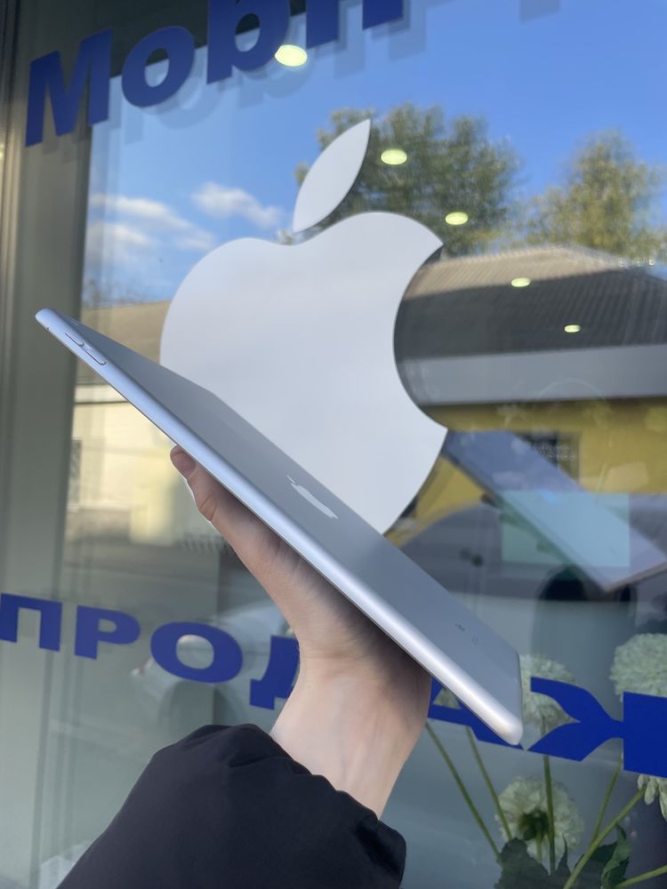 Планшет Apple iPad 8, 32 GB. Wi-Fi, Silver.