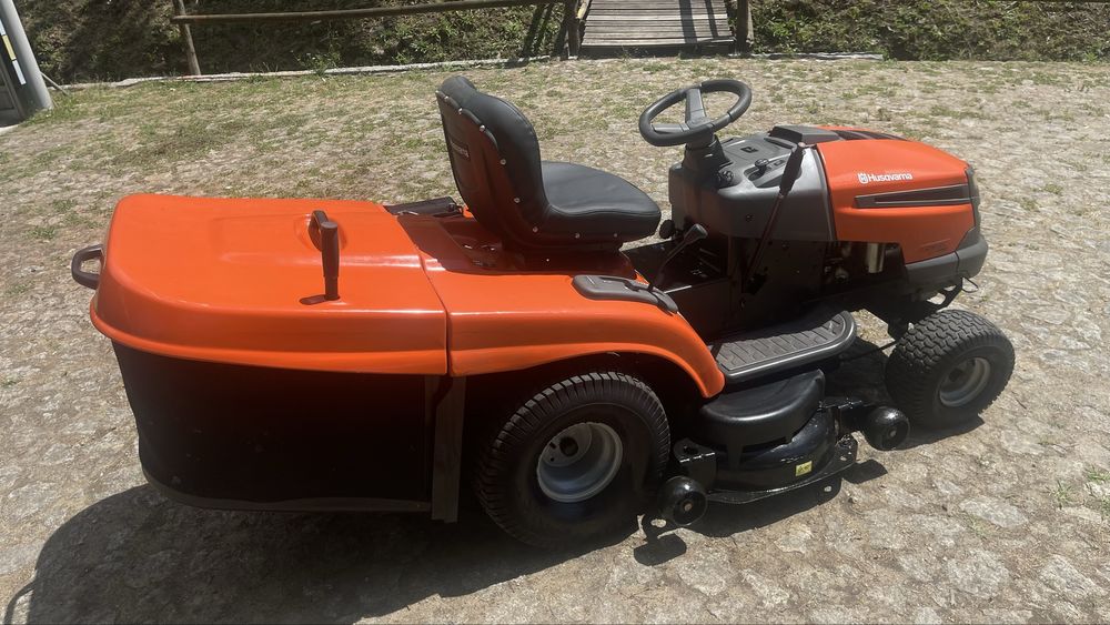 HUSQVARNA CTH 191 Tractor corta relva 19cv com cesto recolha 250lts