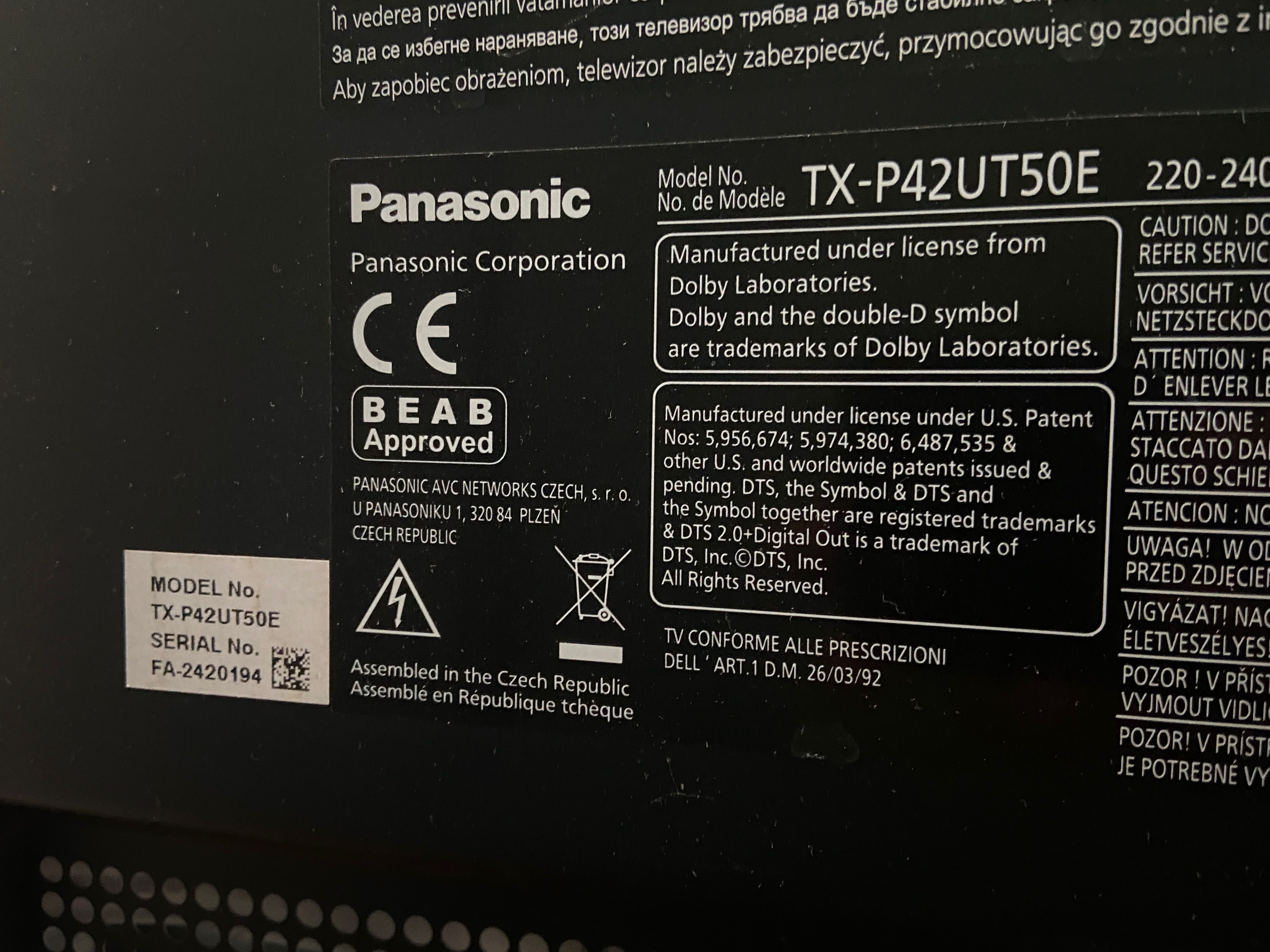 Telewizor 3D Panasonic TX-P42UT50E 42 cale + 2x Okulary 3D TY-ER3D4ME