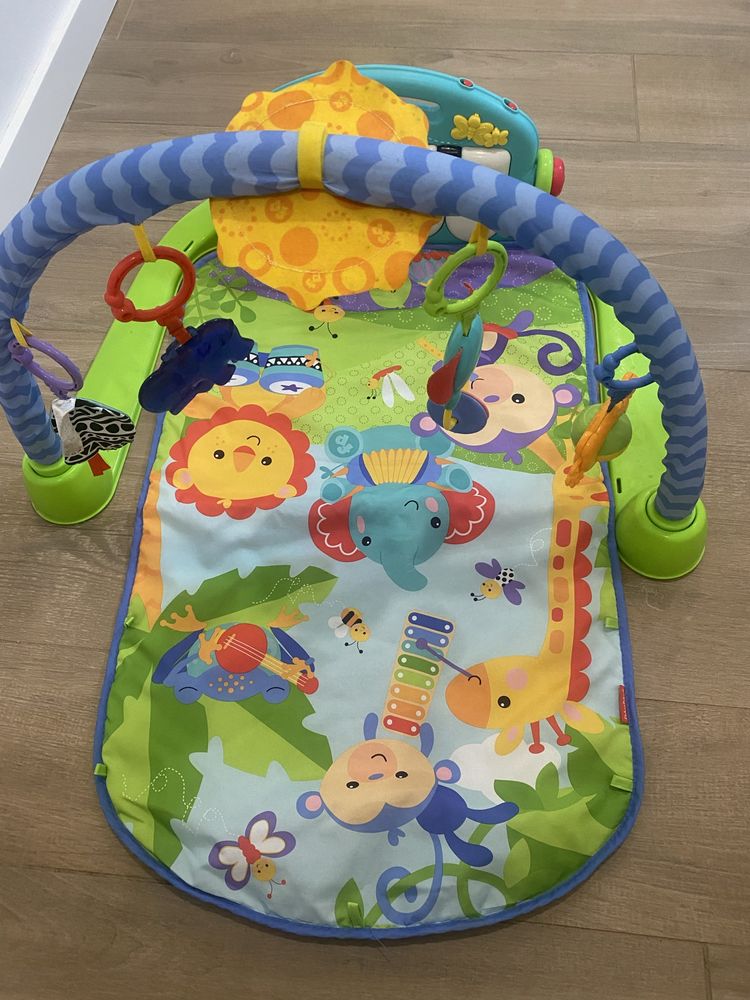 Tapete/ginásio e piano de mãos e pés Fisher Price