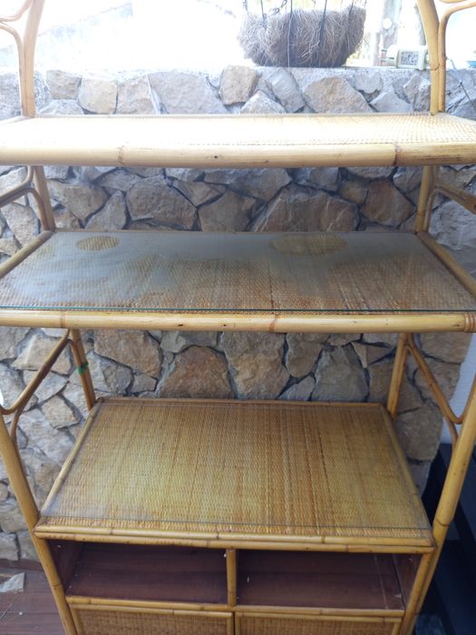 Móvel estante em vime/ bambu/ verga